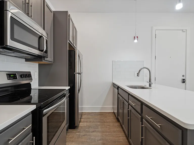 1328 N Franklin St #1F — Photo 5