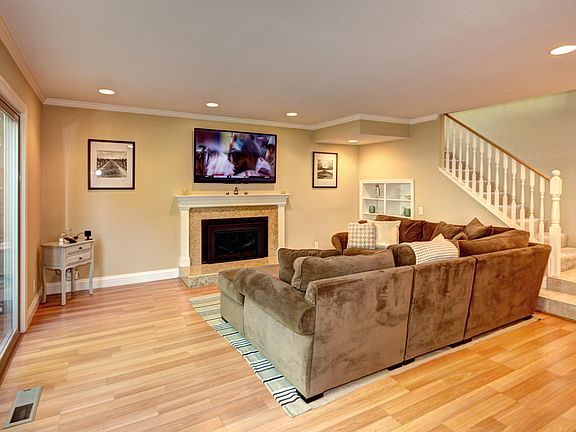 4th image of 491 Leahy St