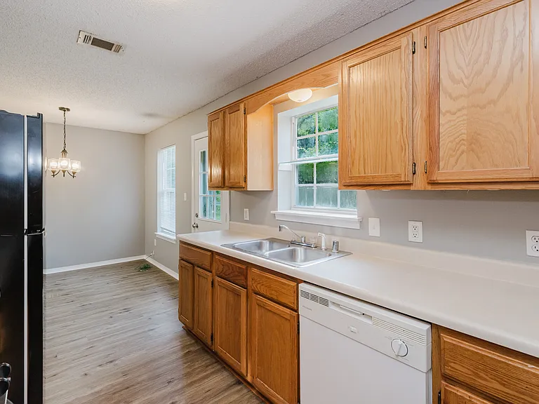 14108 Cherry Hill Dr — Photo 8