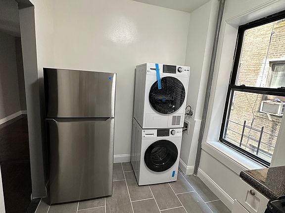 2nd image of 560 W 192nd St APT 2F