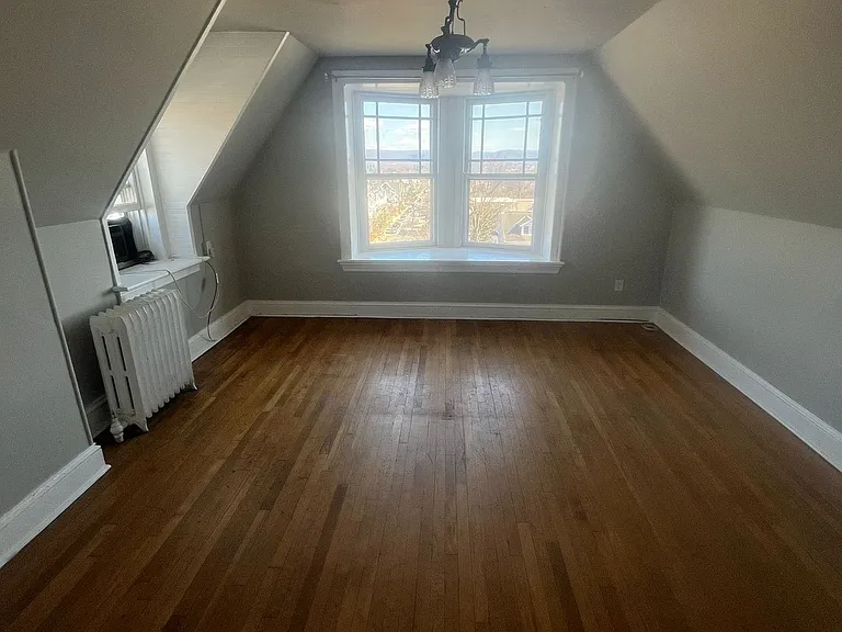 345 N Potomac St — Photo 10
