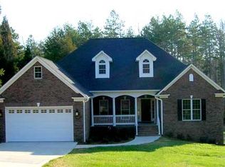 1983 Indian Creek Rd, Dandridge, TN 37725