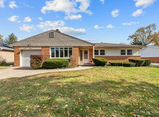 101 N Forrest Ave, Arlington Heights, IL 60004