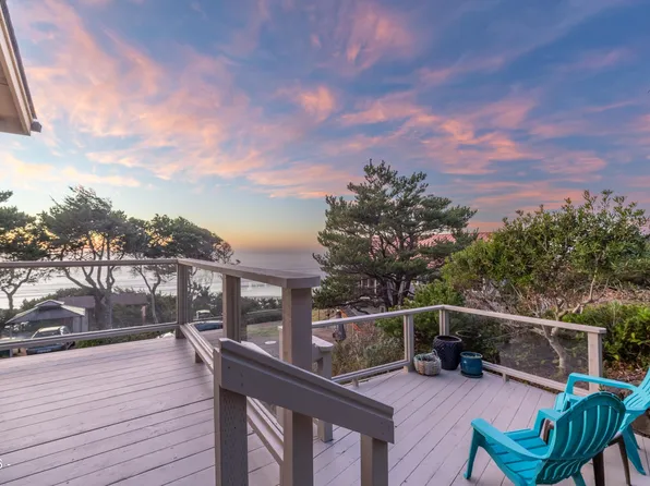 1542 NW Spring St, Newport, OR 97365