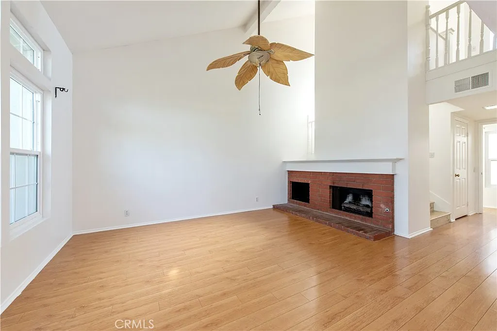 2 bed, 2.5 bath, 1447 sqft, $4,300 — Photo 2
