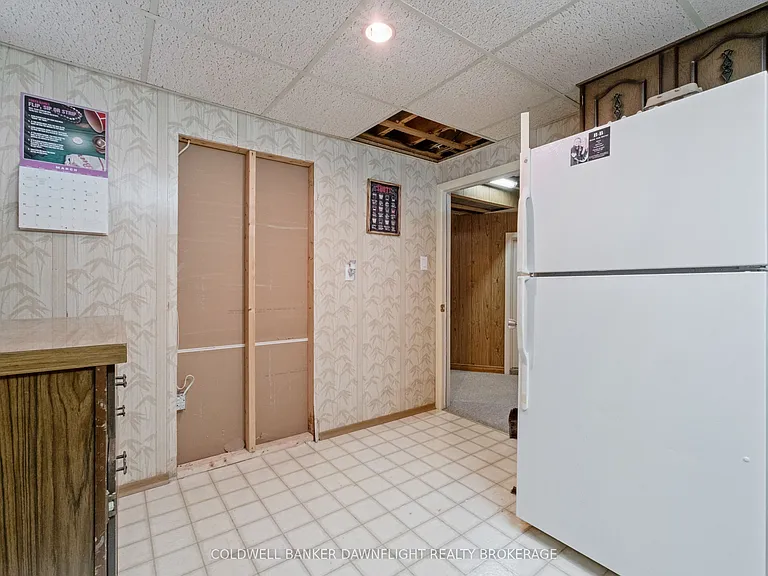 105 Wellington St W — Photo 29