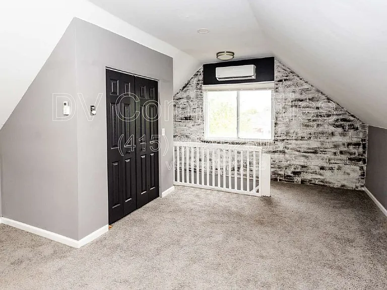 2081 Halstead Ave #UP — Photo 11