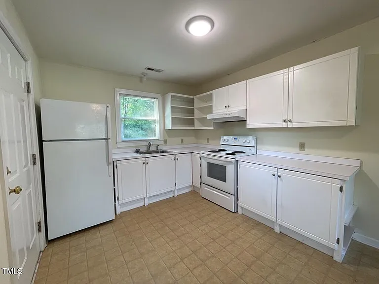 2721 Atlantic St — Photo 5