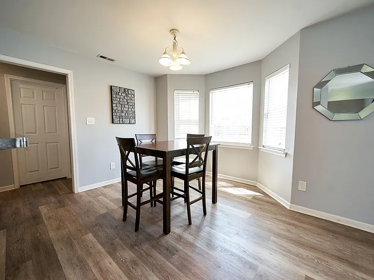 11239 Walland Ln — Photo 17