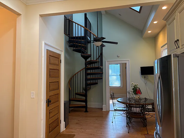 1337 Oak St SW — Photo 12