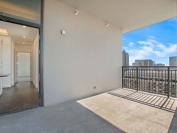 4th image of 2325 N Akard St #3002