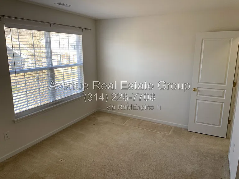 554 Parkgate Dr — Photo 19