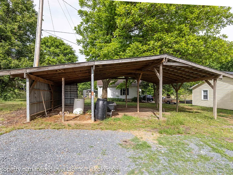 20445 Saint Martin Rd — Photo 32