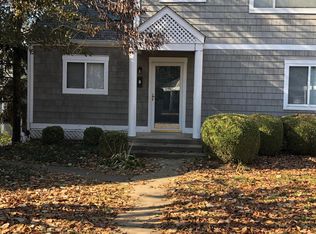 8 Lake Ave, Louisville, KY