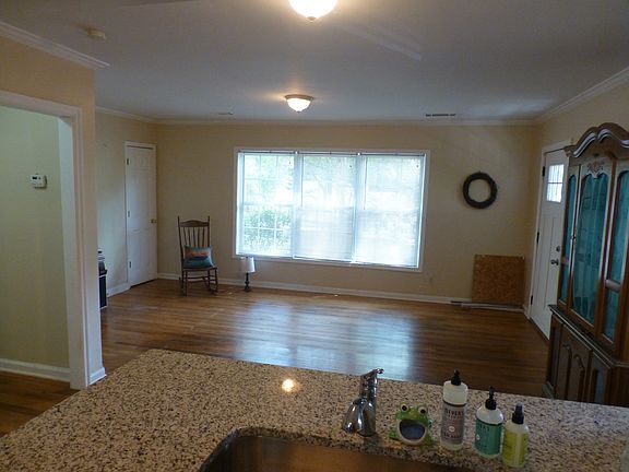 4th image of 1628 Cecilia Dr
