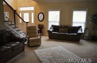 5th image of 19 Wyndemere Ct