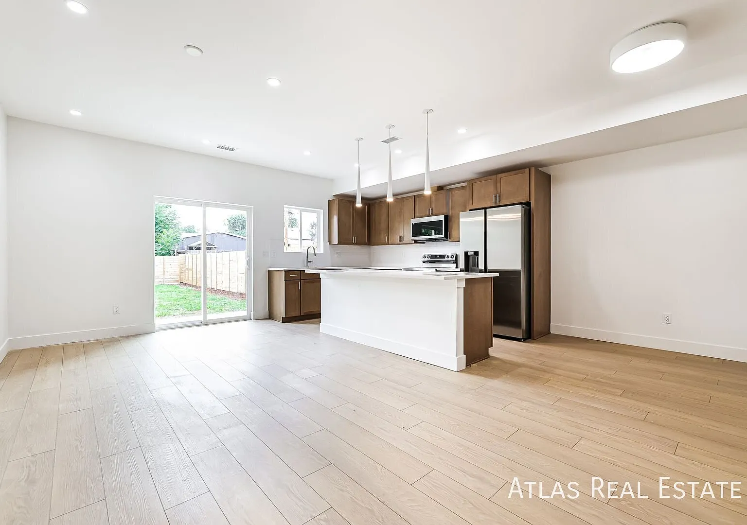 New Low Price And 1-Month Free Rent New Construction! Never Lived-In!! 3bd/3ba In Denver Quartz C... — Photo 1