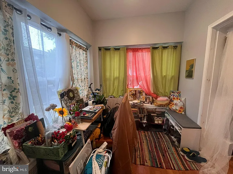 5028 Walnut St #1F — Photo 2