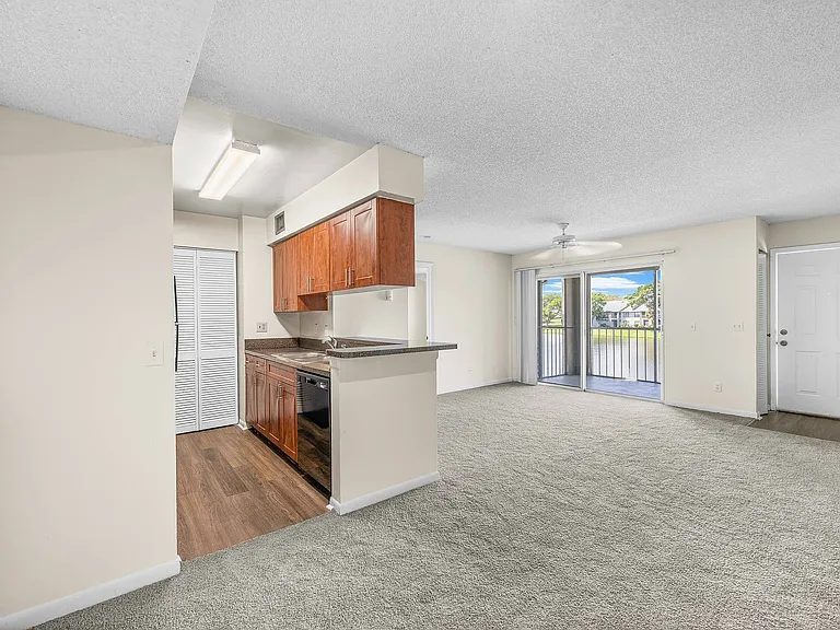 Clipper Cove Apartments — Photo 11