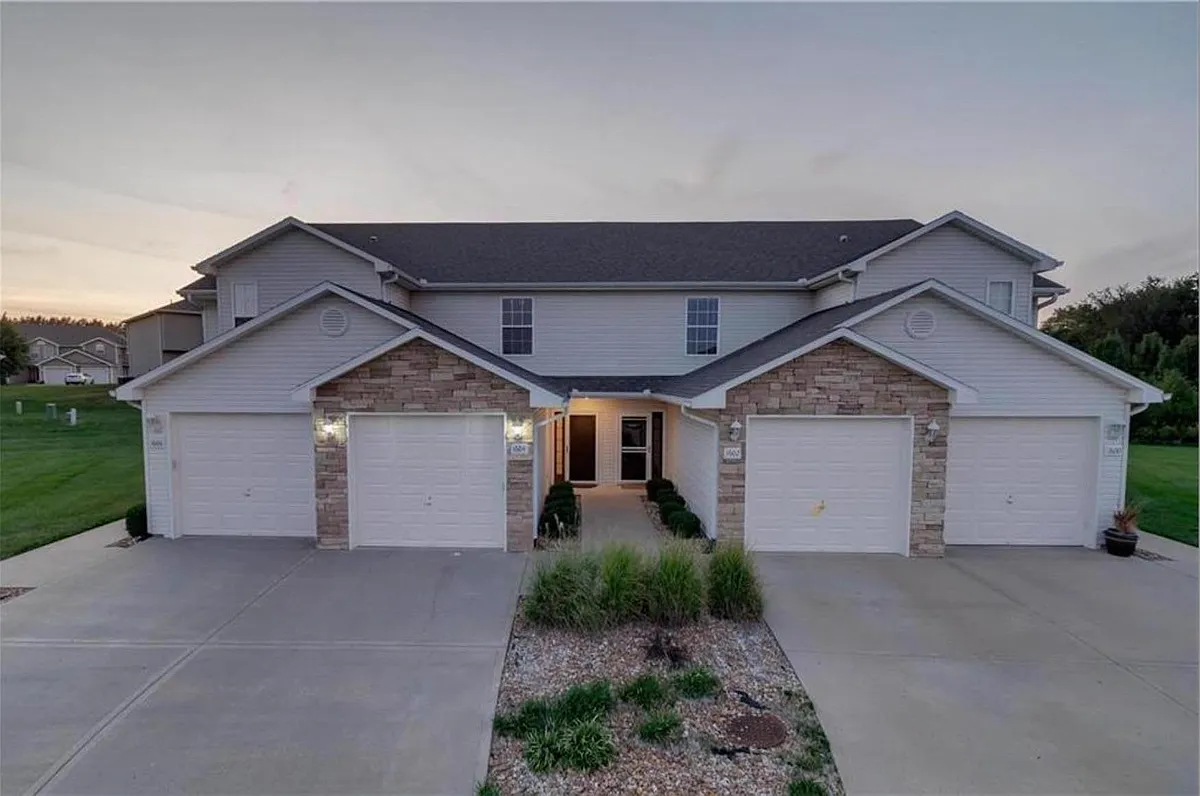 Quite cul-de-sac lot - 1604 SW Madison Cir