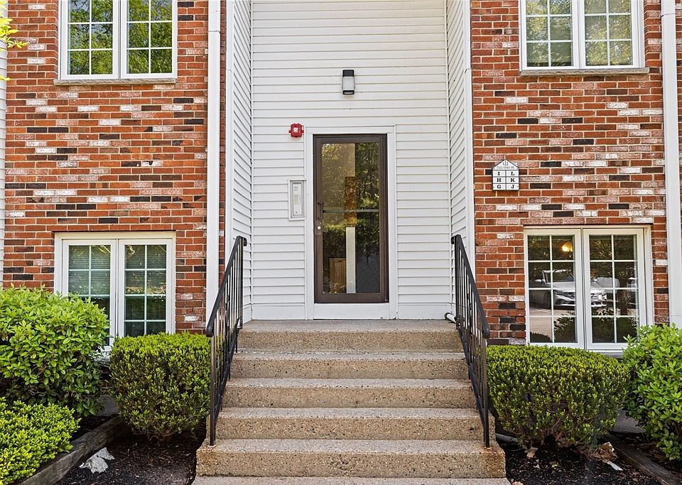 1st image of 122 Tall Oaks Dr Unit J
