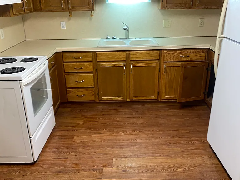 42 W South St #1 — Photo 2