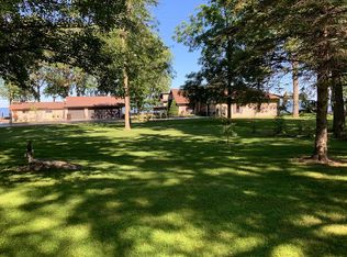 3554 County Rd S, Little suamico, WI 54141