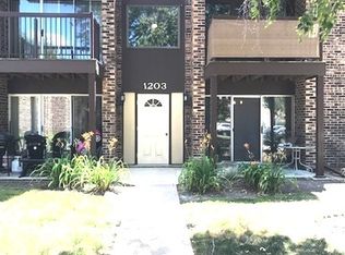 1203 Pleasant Run Dr APT 111, Wheeling, IL