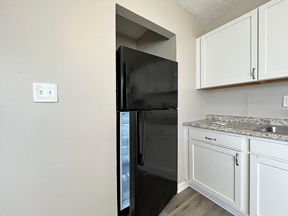 3rd image of 2294 Bancroft St