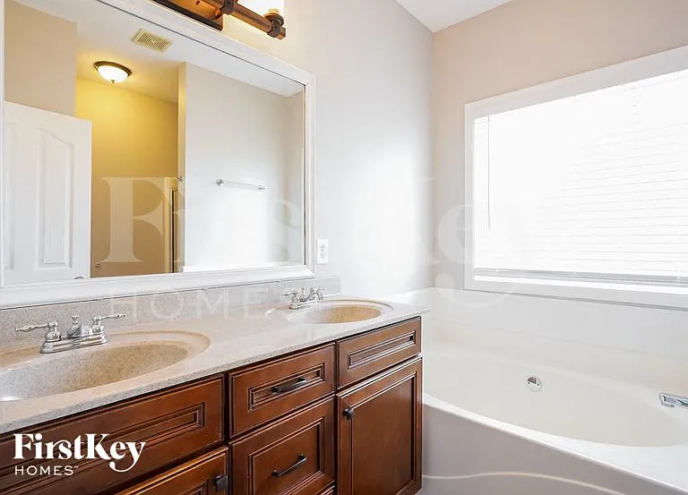 1237 Fossil Dr — Photo 13
