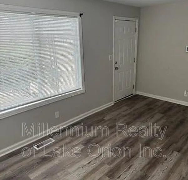 695 1st Ave — Photo 2