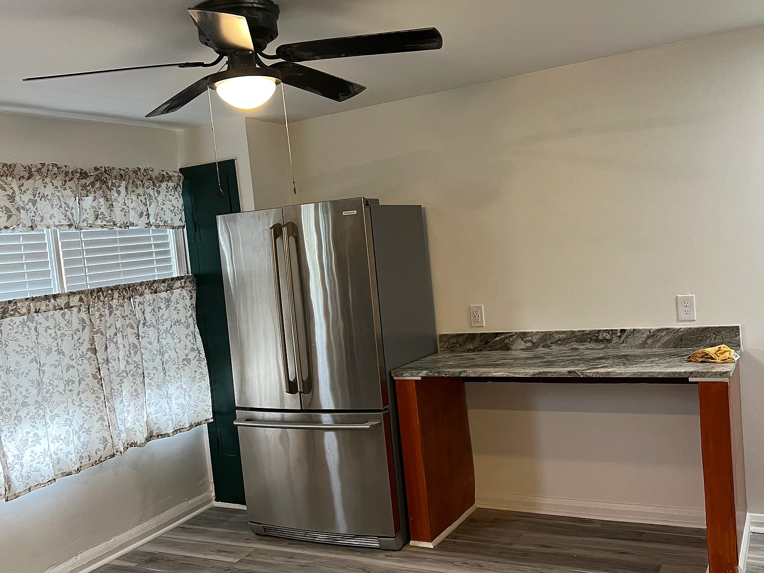 3 bed, 1.5 bath, 1144 sqft, $2,000 — Photo 4