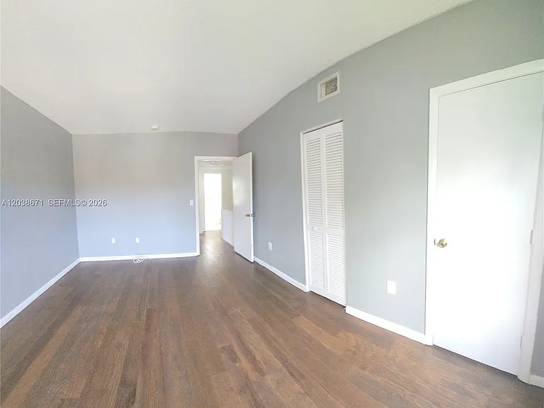 481 NW 84th Ln #481 — Photo 7