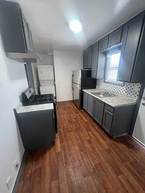 2 bed, 1000 sqft, $2,887 — Photo 3