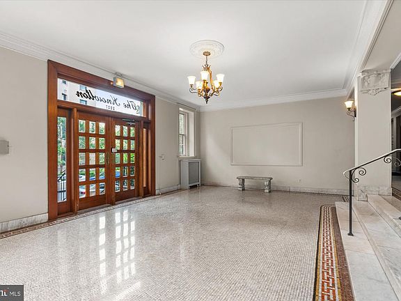 4th image of 2227 20th St NW APT 301