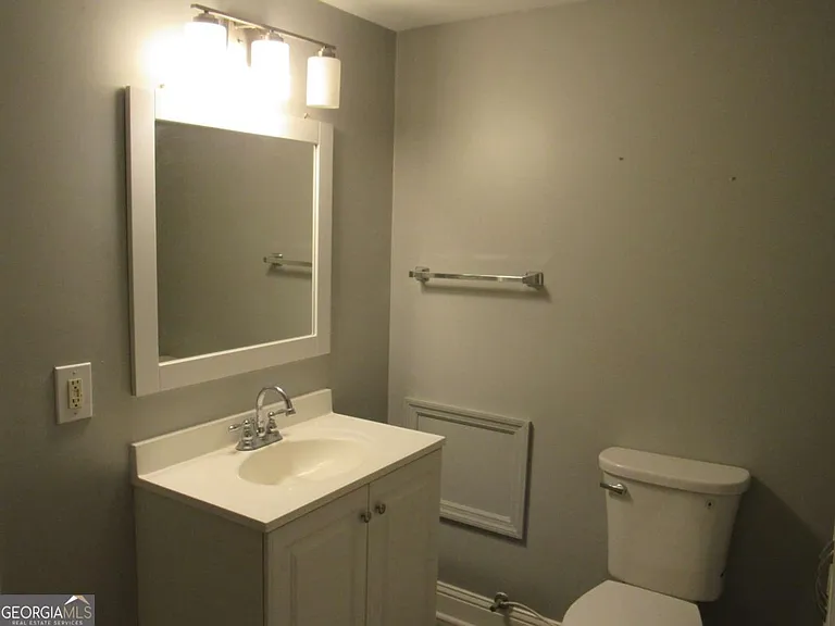 112 Judy Ave — Photo 35