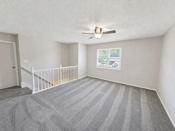 2nd image of 403 NE Westwind Dr APT B