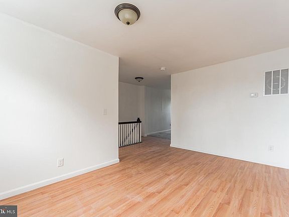 4th image of 1310 N Ellwood Ave