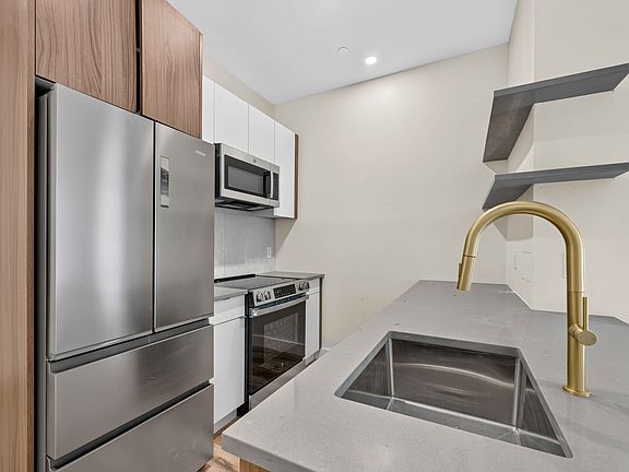 5th image of 157 Hawthorne St #3B