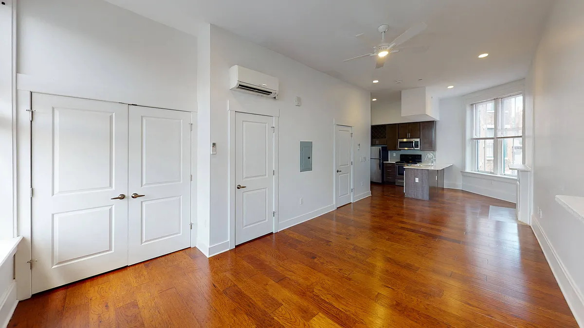 Floor plan 1731 Elm St 303