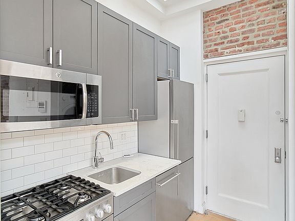 4th image of 42 Market St #5C