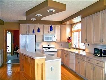 3rd image of 7333 Winchester Dr