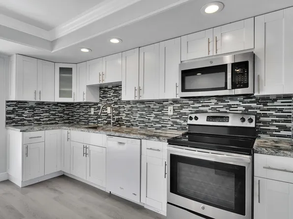 104 Palamino Cir, Boca Raton, FL 33487