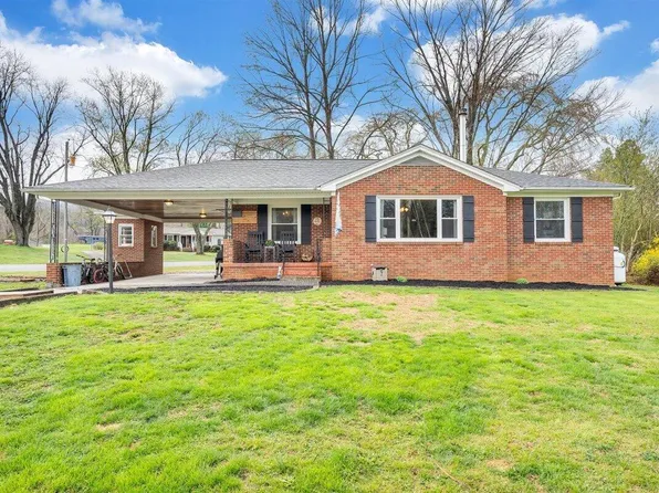 151 James River Ter, Buchanan, VA 24066