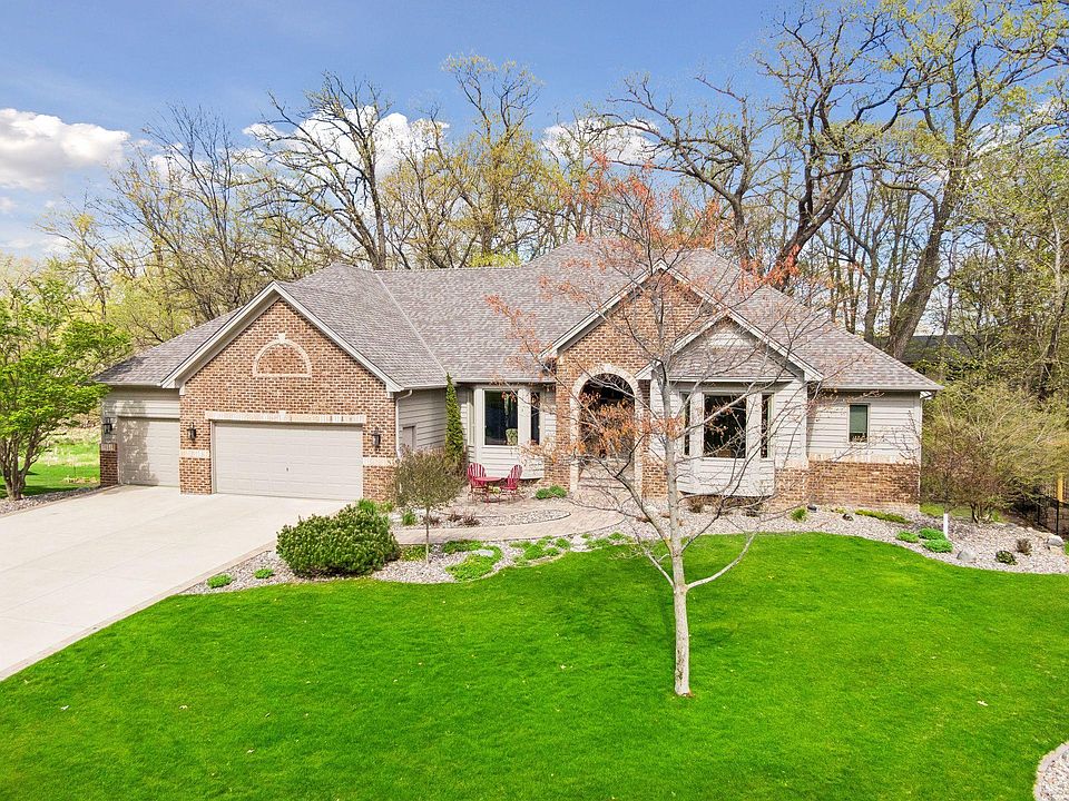 1st image of 2865 Autumn Woods Dr