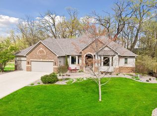 2865 Autumn Woods Dr, Chaska, MN 55318