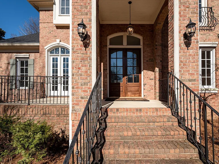 1449 Willowbrooke Cir — Photo 4