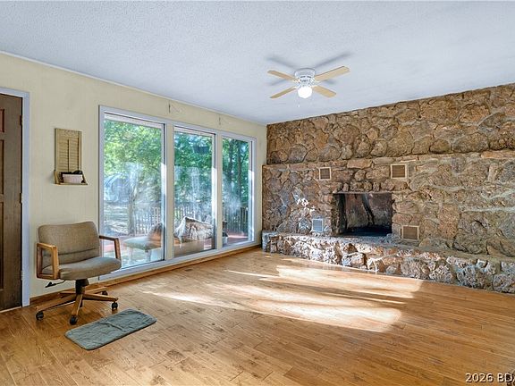 5th image of 455 E Lakeview Acres Rd