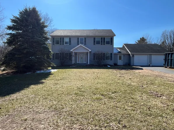 55 2nd St, Port Kent, NY 12975