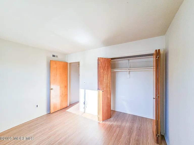 1302 Bradley Ct — Photo 19